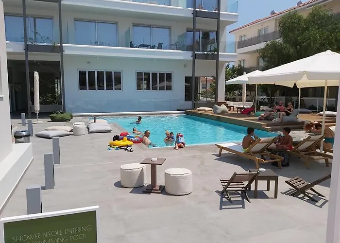 Mythical Sands Ilona For Families דירה פרוטאראס